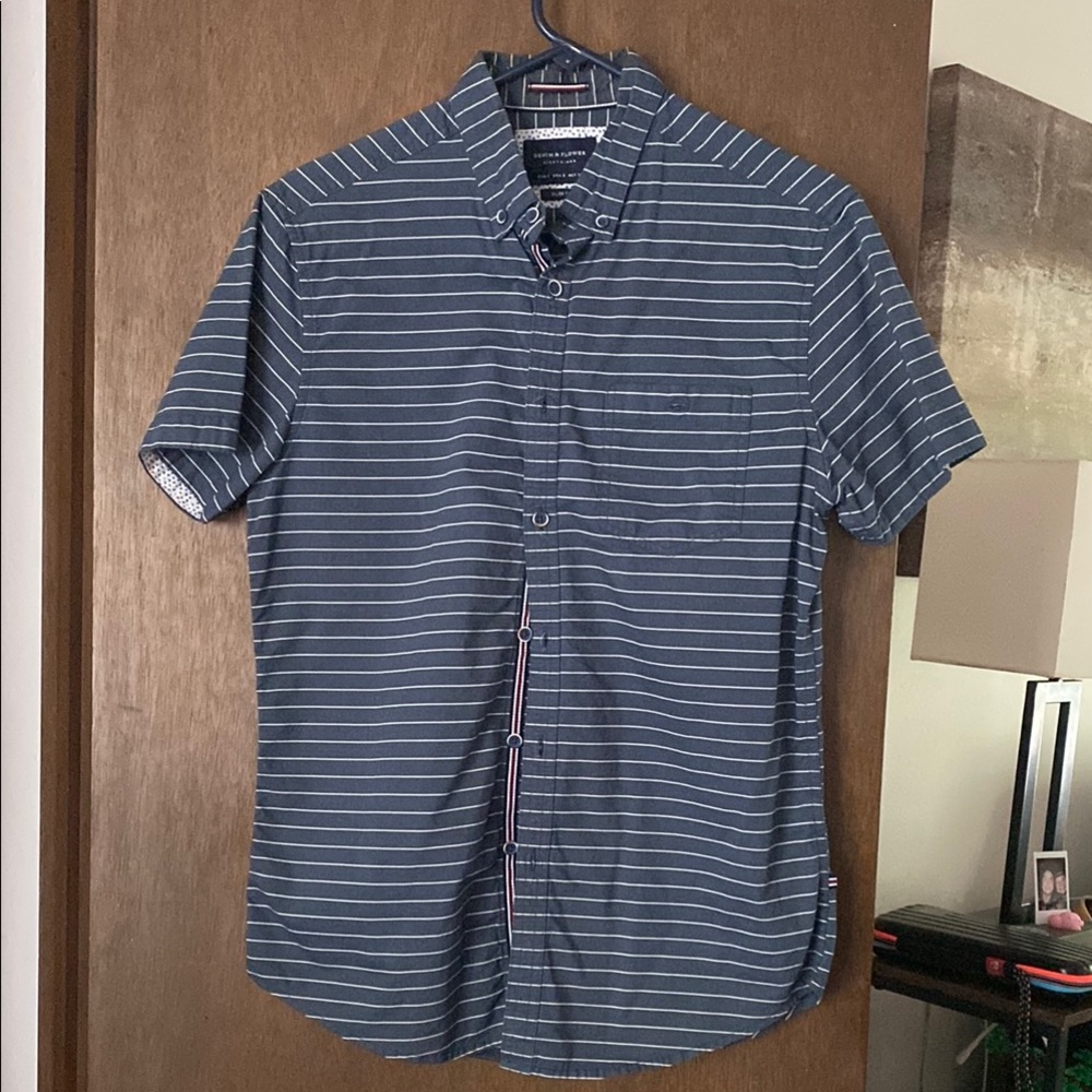 Men’s denim & flower small navy striped button up